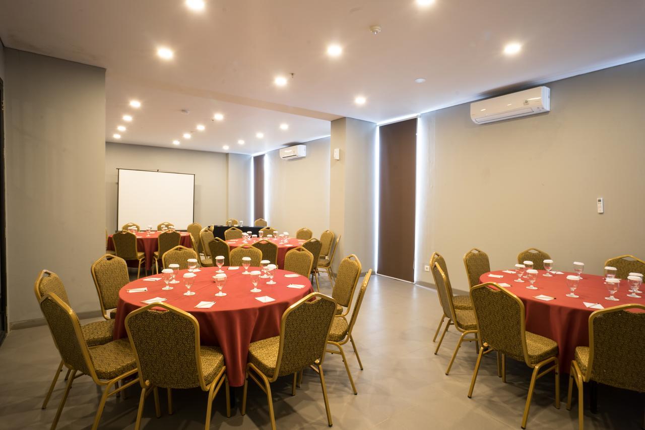 ג'קרטה Maple Hotel Grogol מראה חיצוני תמונה