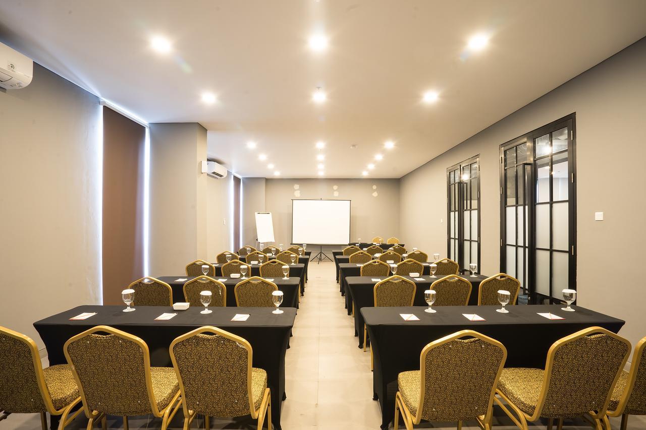 ג'קרטה Maple Hotel Grogol מראה חיצוני תמונה
